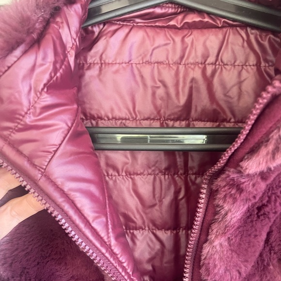 Plush Purple Faux Fur Vest - Picture 5 of 6